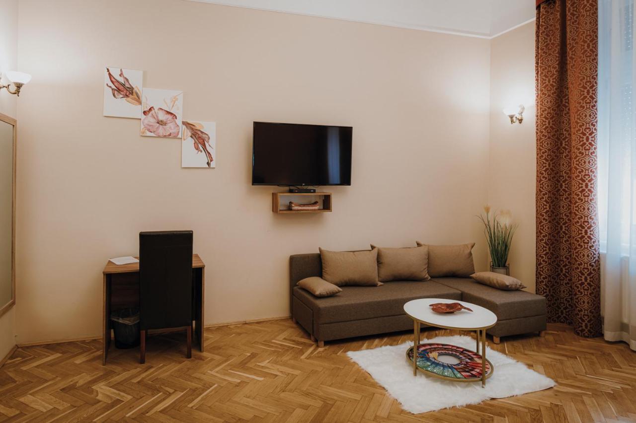 Dozsa Apartman Szeged Exterior photo