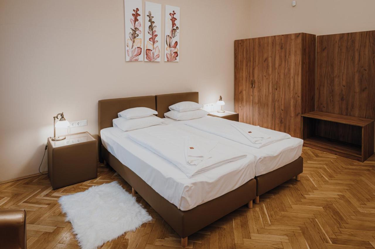 Dozsa Apartman Szeged Exterior photo